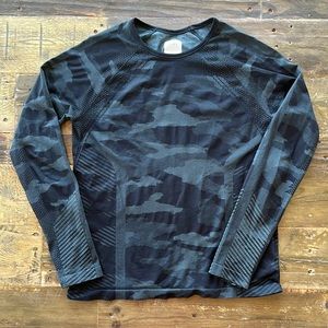 Athleta Girl Size XL/14 long sleeve shirt in camo.